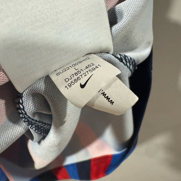 2023-2024 Barcelona Away 4th Kit Football Soccer Jersey - Picture 8 of 10